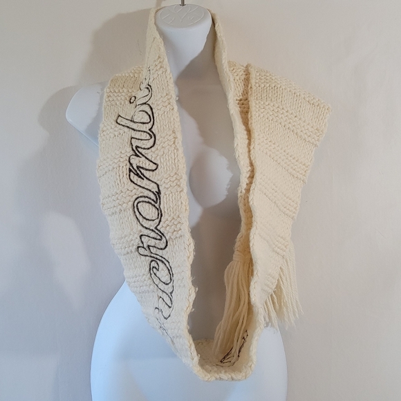 VTG Y2K Abercrombie Ivory Chunky Cable Knit Scarf Fringed Logo Grunge Unisex - Picture 4 of 10